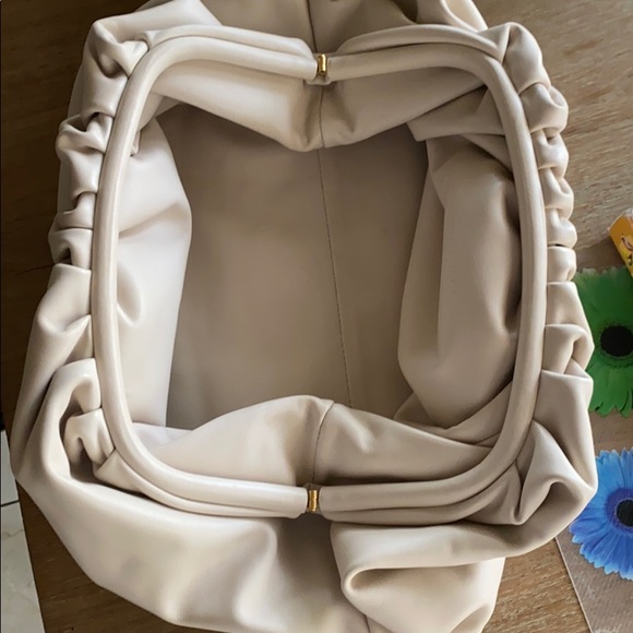 - Bottega Venetta the pouch color MIST - Picture 12 of 16